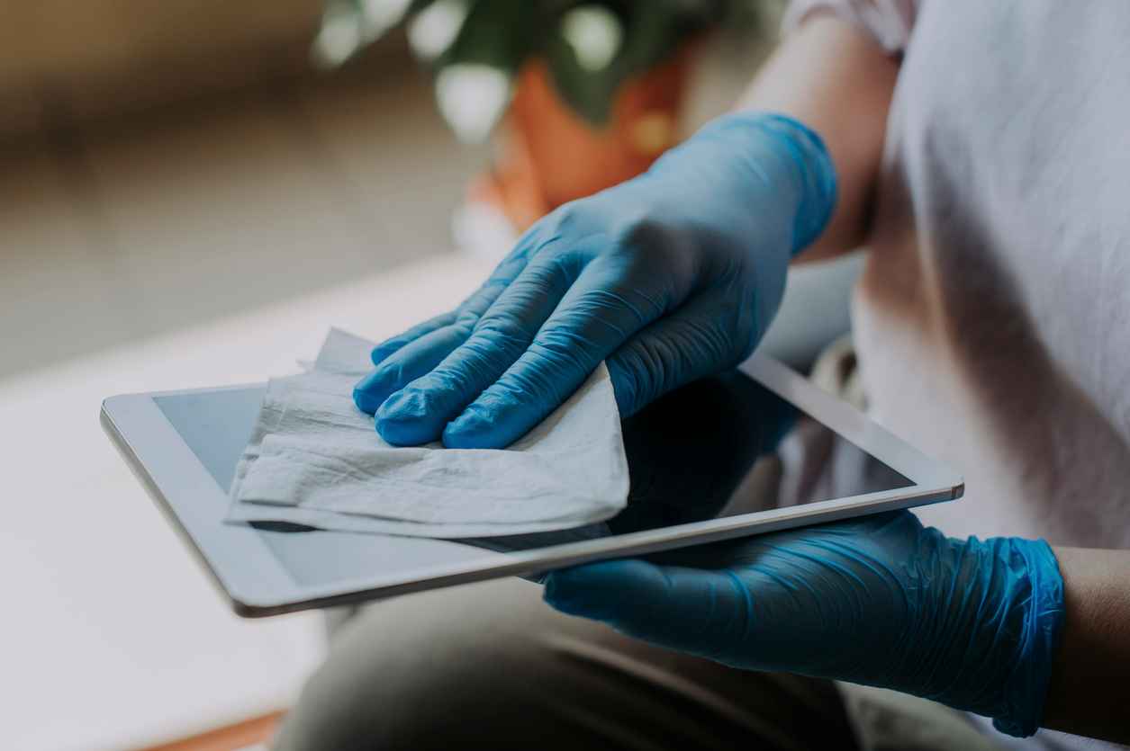 The Dos and Don'ts of Cleaning a Touchscreen - Fortec US The Dos and Don'ts of Cleaning a Touchscreen - Fortec US